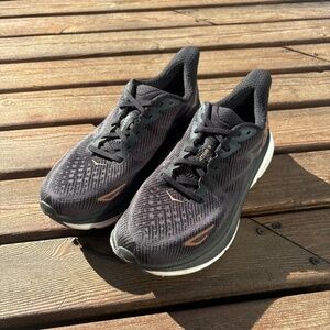 Hoka One One Women’s Clifton 9